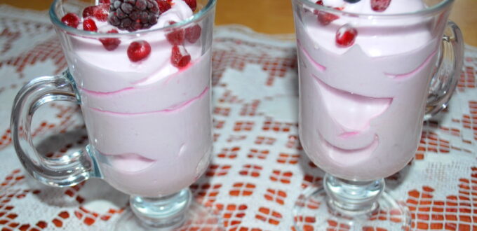 Lekki deserek z białek jaj