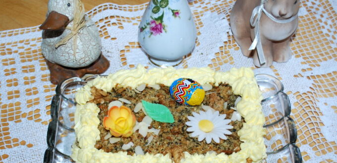 Mazurek świąteczny z pokrzywami.