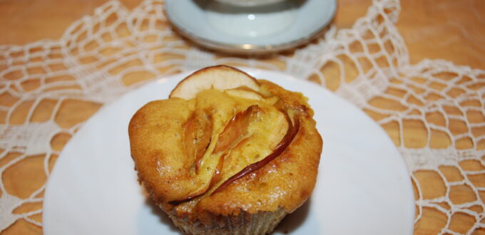 Muffinki z jabłkami