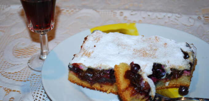 Łatwe ciasto z czarną porzeczką