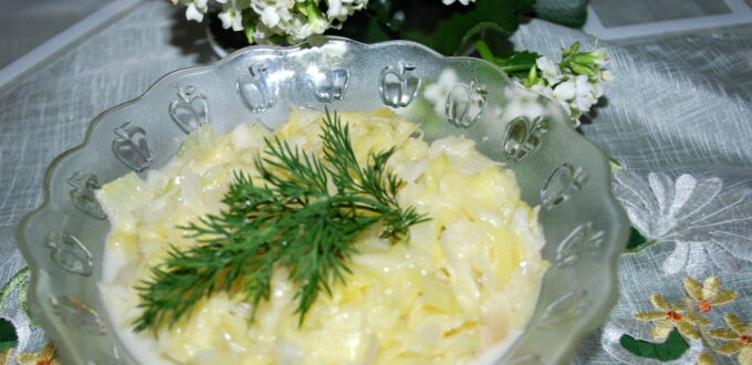 Młoda kapusta ze śmietaną