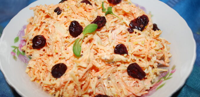 Surówka z pietruszki i marchewki