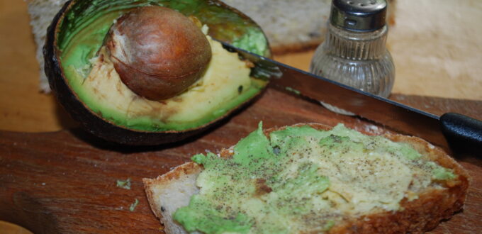 Awokado z chlebem