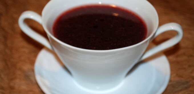 Barszcz czerwony czysty z grzankami