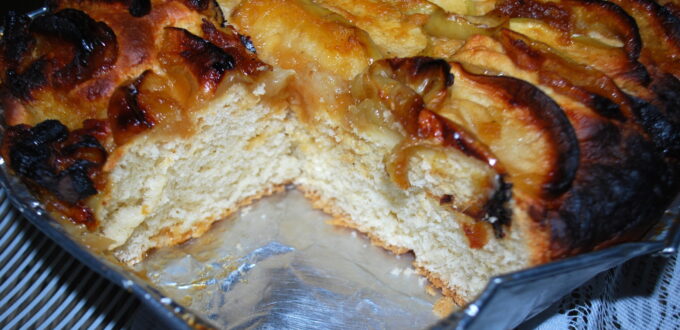 Ciasto drożdżowe z jabłkami