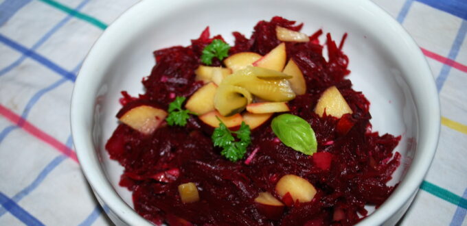 Sałatka z buraków ze śliwkami