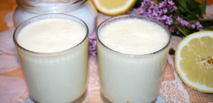 Jogurt owocowy (ananasowy)